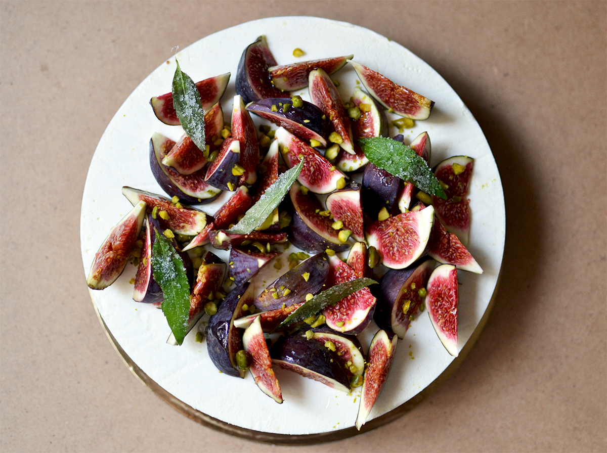 Entremet figues, verveine, pistache © Tendance Food