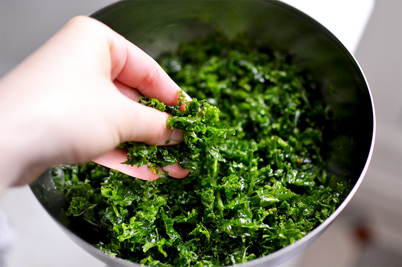 Salade de kale et chou-fleur rôti, sauce aigre douce ©TendanceFood.com