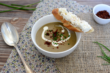 Velouté de lentilles au chorizo et tartine de fromage frais ©TendanceFood.com